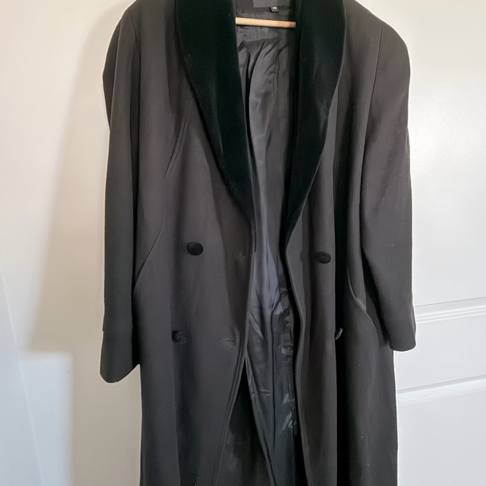 Sophisticated Double Breasted Black Wool Coat with Velvet Collar